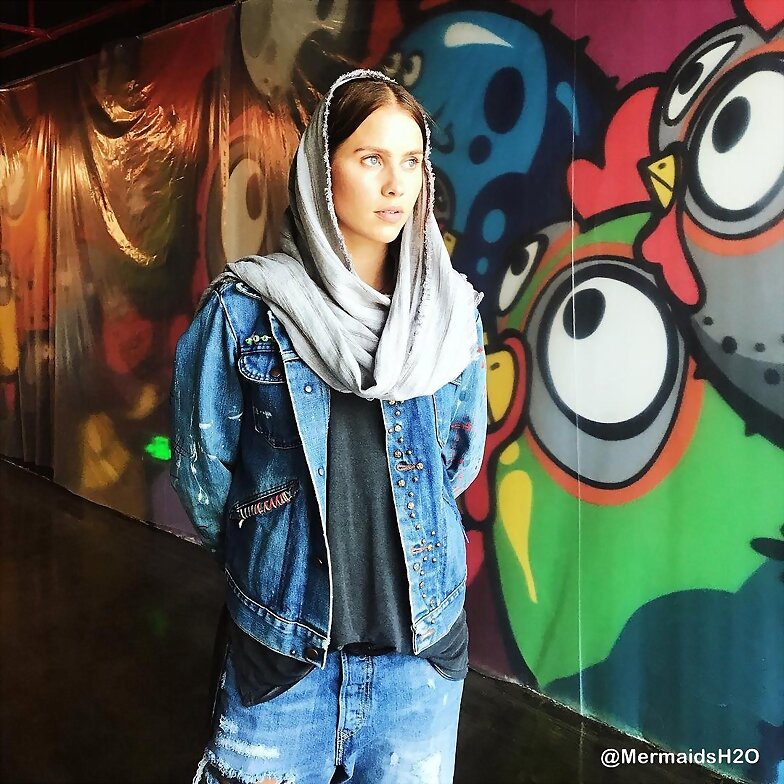 Claire Holt en su nueva pelicula Painted Beauty