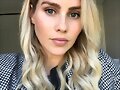 Claire Holt despu&eacute;s de la peluqueria | Sept 2018