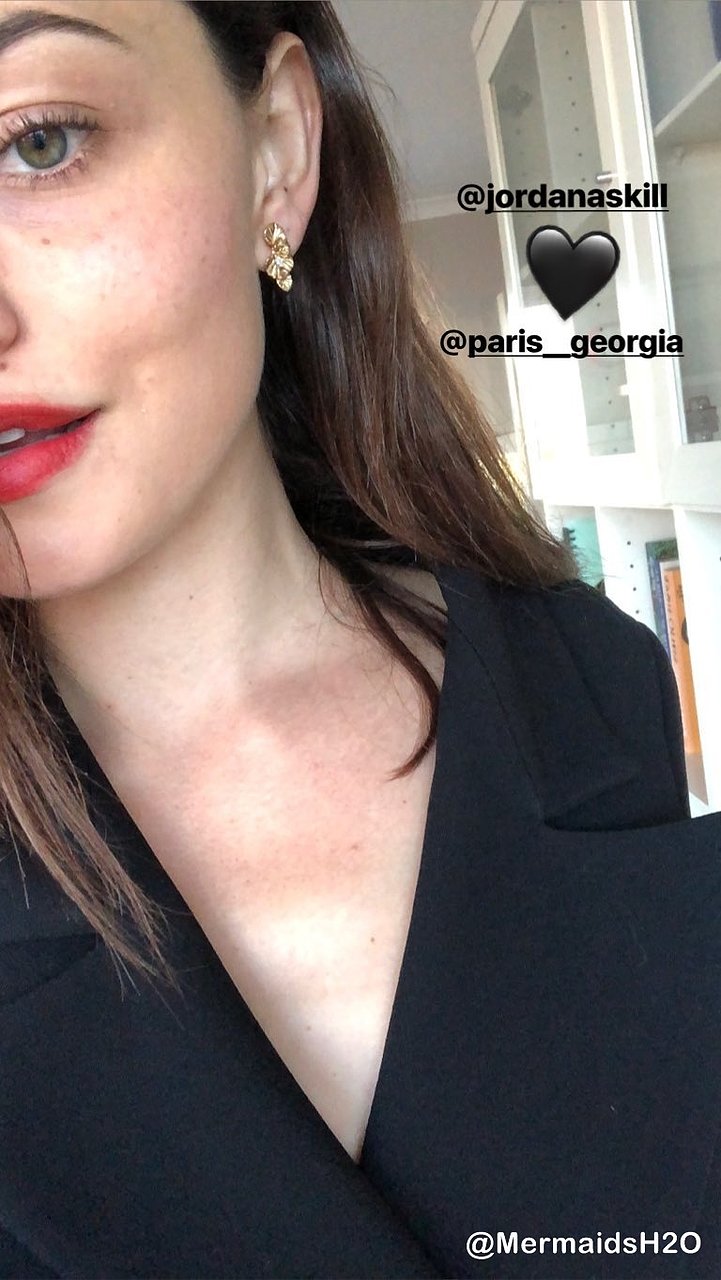 Phoebe Tonkin | Oct 2018