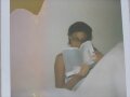 Phoebe leyendo un libro