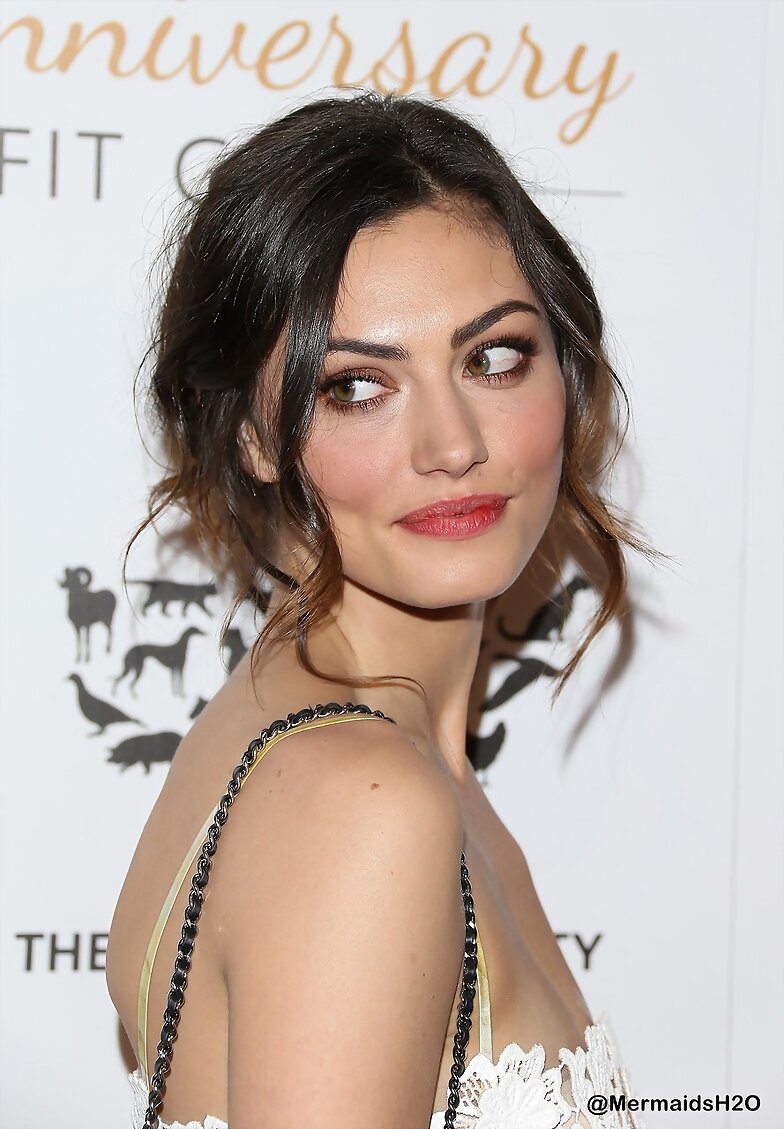 Phoebe Tonkin - Humane Society 2014
