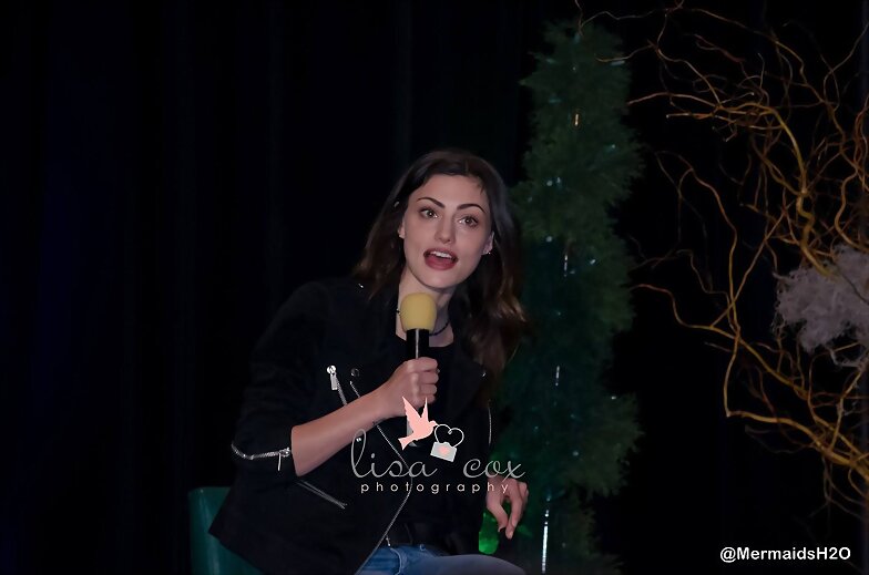 Phoebe Tonkin TVD Chicago convention,April 7, 2014