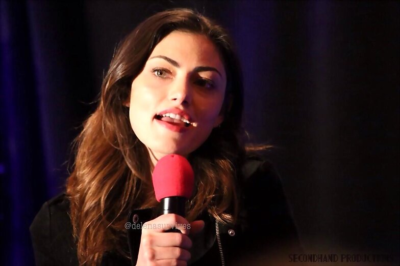 Phoebe Tonkin TVD Chicago convention,April 7, 2014