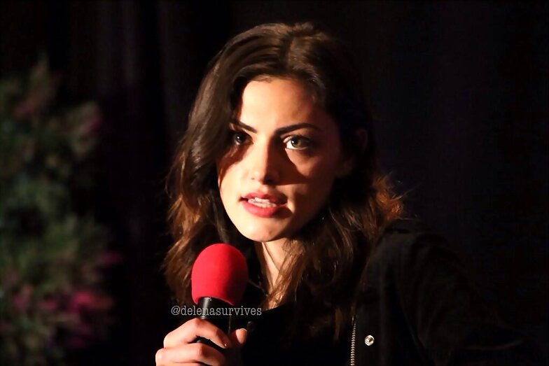 Phoebe Tonkin TVD Chicago convention,April 7, 2014