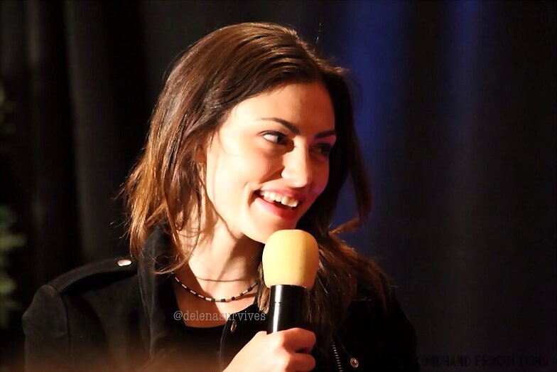 Phoebe Tonkin TVD Chicago convention,April 7, 2014