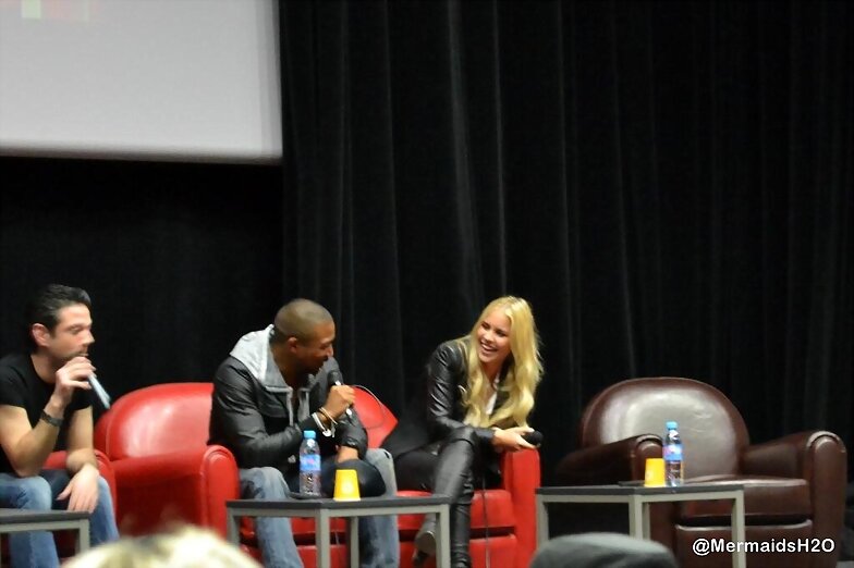Claire Holt en Bite Me I’m Famous 2 | Paris 2014