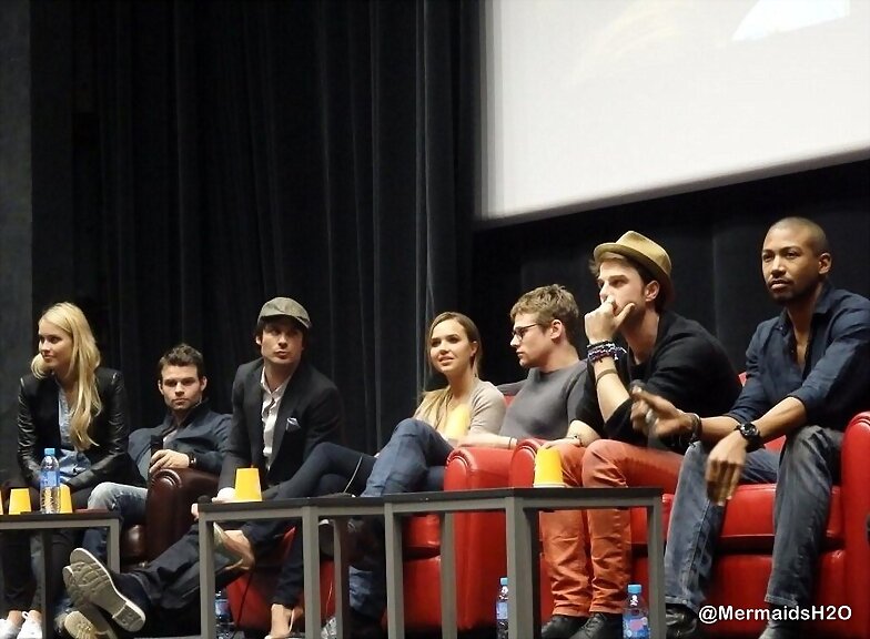 Claire Holt en Bite Me I’m Famous 2 | Paris 2014