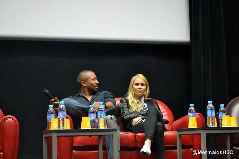 Claire Holt en Bite Me I’m Famous 2 | Paris 2014