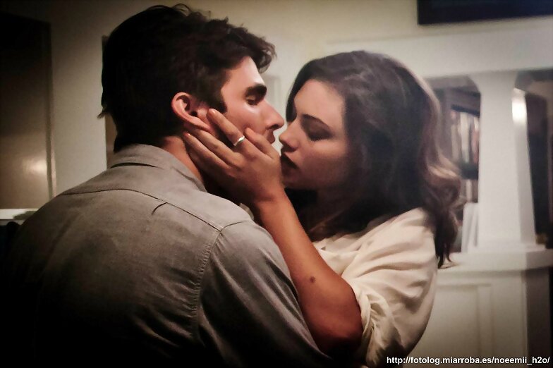 Phoebe Tonkin - Miles Fisher 'Don't Let Go' (2012)