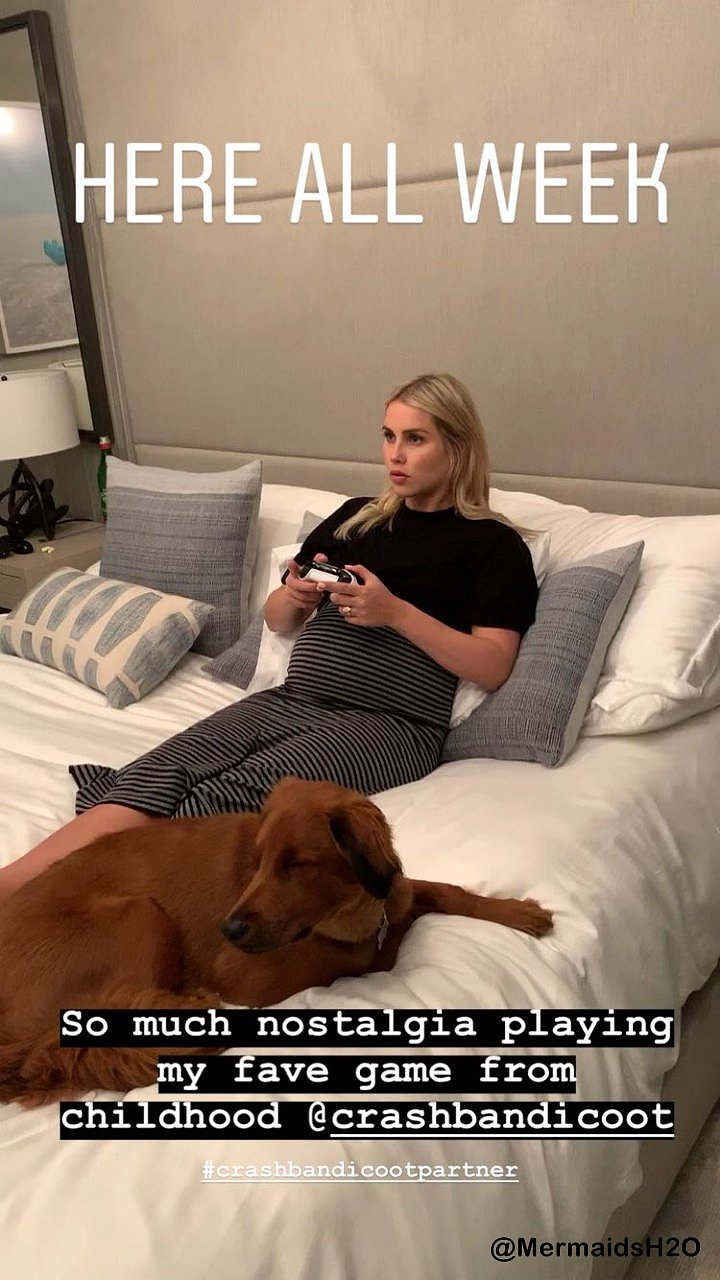 Claire Holt durante su embarazo | Dec 2018