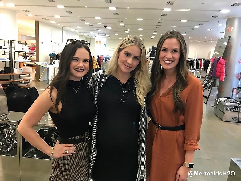 Claire Holt con fans en Miami | November 2018