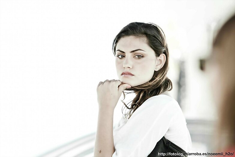 Phoebe Tonkin - Miles Fisher 'Don't Let Go' (2012)