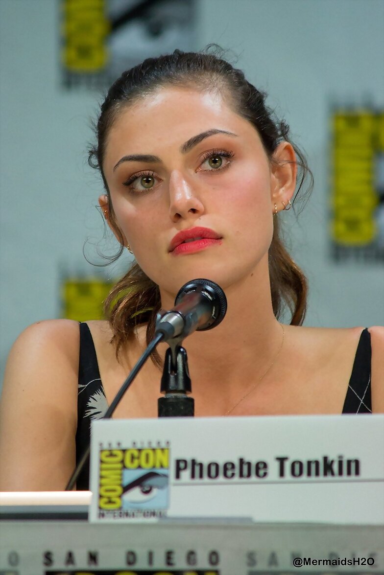 Phoebe Tonkin - 'The Originals' Comic Con 2014