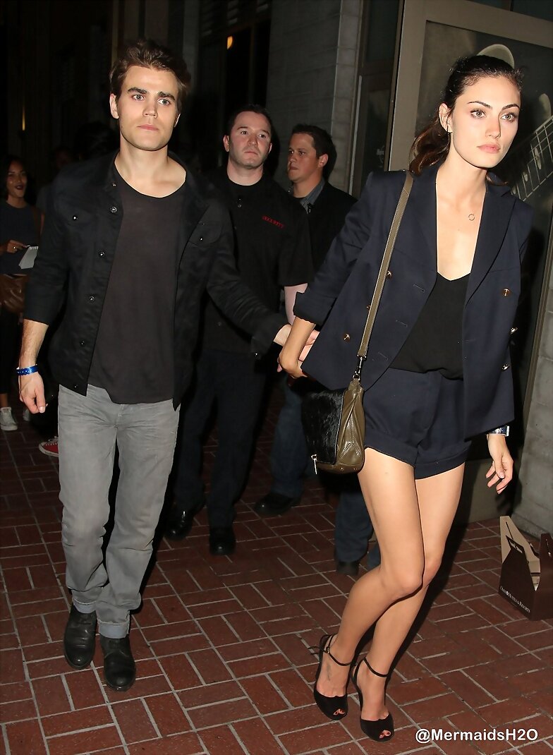Phoebe Tonkin & Paul Wesley | Comic Con 2014