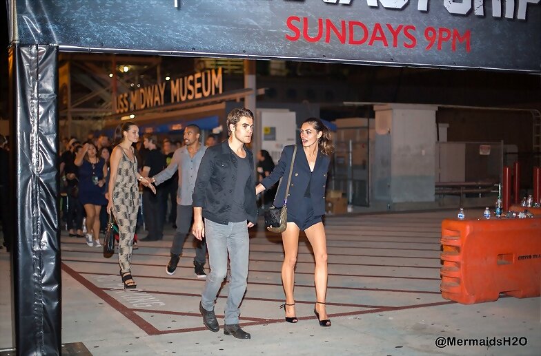 Phoebe Tonkin & Paul Wesley | Comic Con 2014