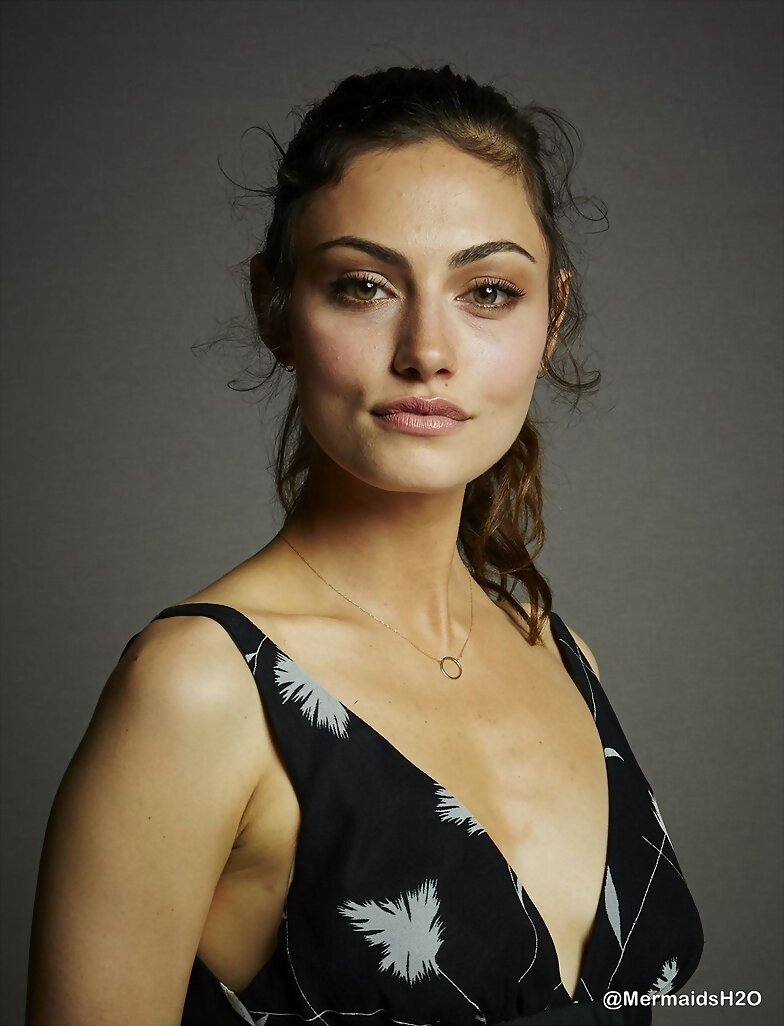 Phoebe Tonkin - 'The Originals' Comic Con 2014