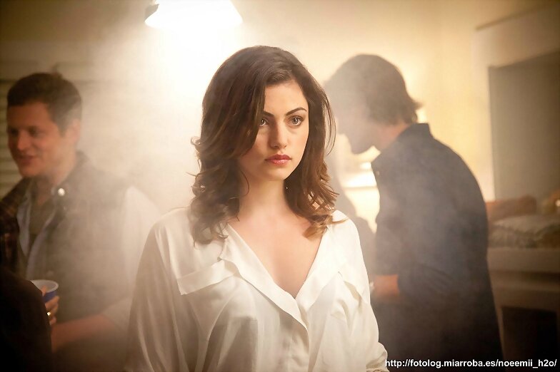 Phoebe Tonkin - Miles Fisher 'Don't Let Go' (2012)