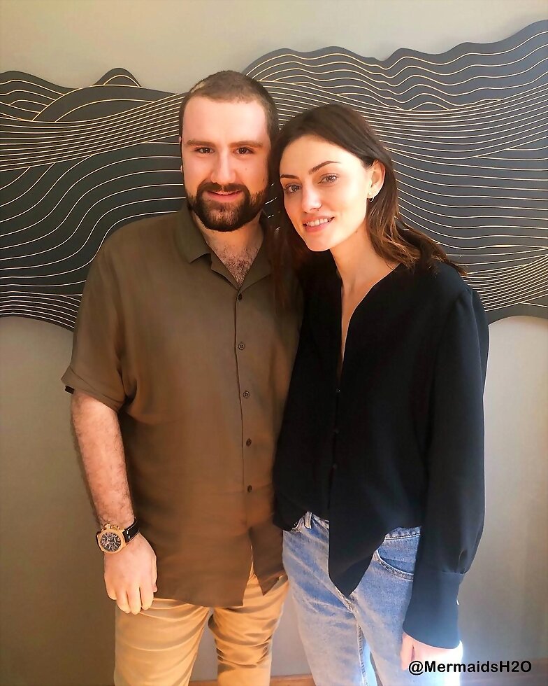 Phoebe Tonkin de promoción por Bloom