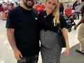 Claire Holt con fans | Dec 2018