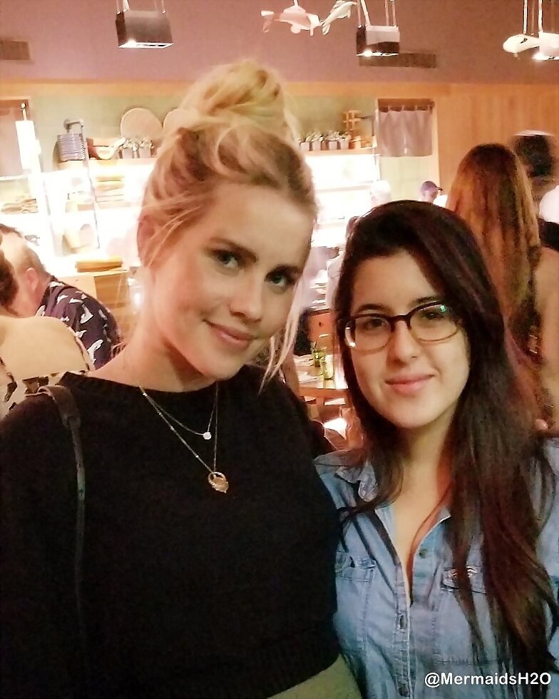 Claire Holt con fans | Enero 2019