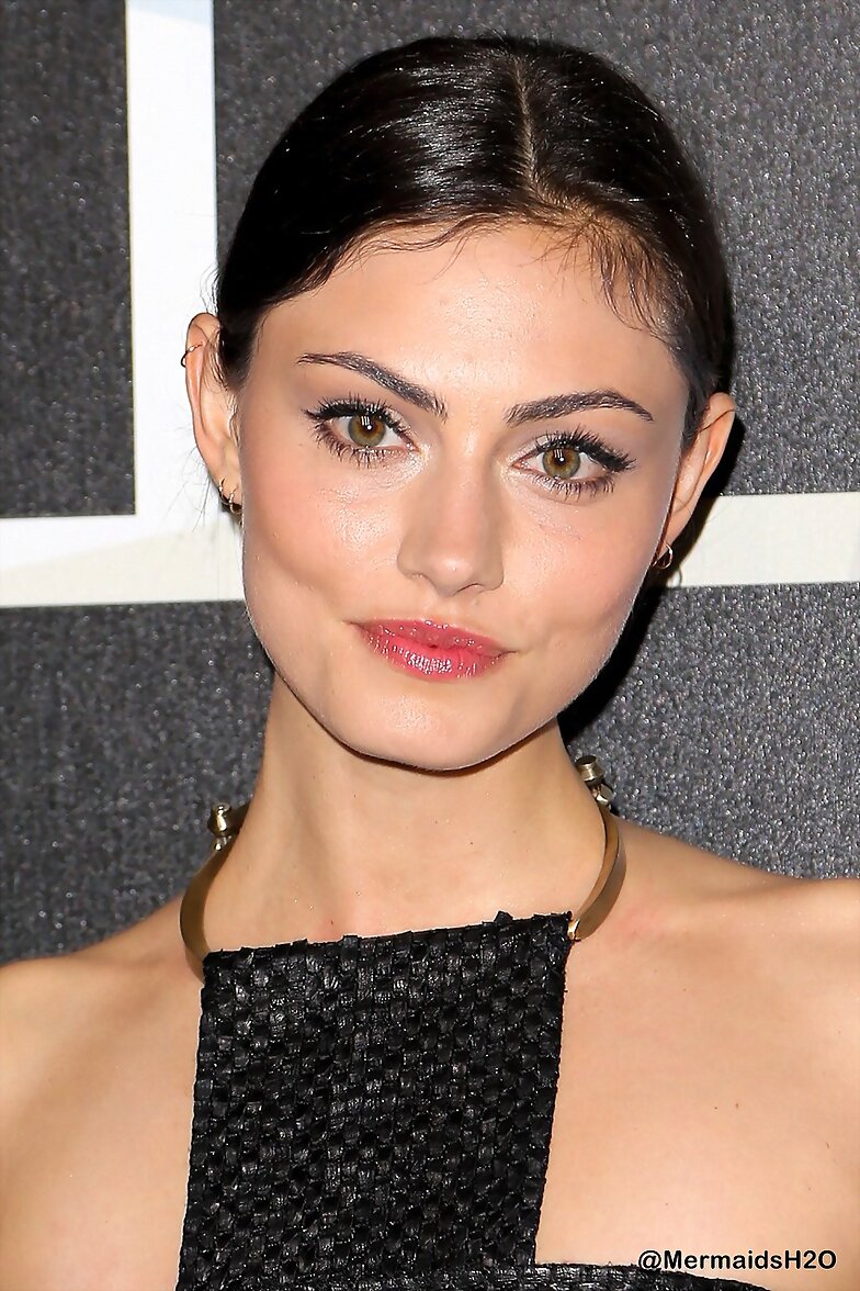 Phoebe Tonkin - EW's Annual Comic Con party 2014