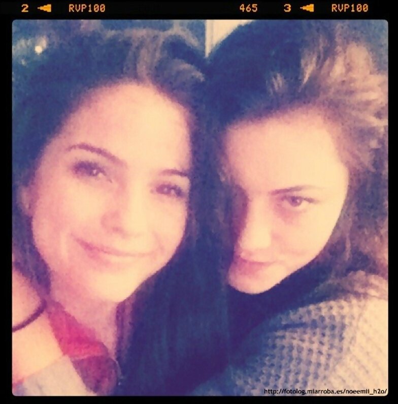 Phoebe Tonkin & Shelley Hennig del Círculo Secreto