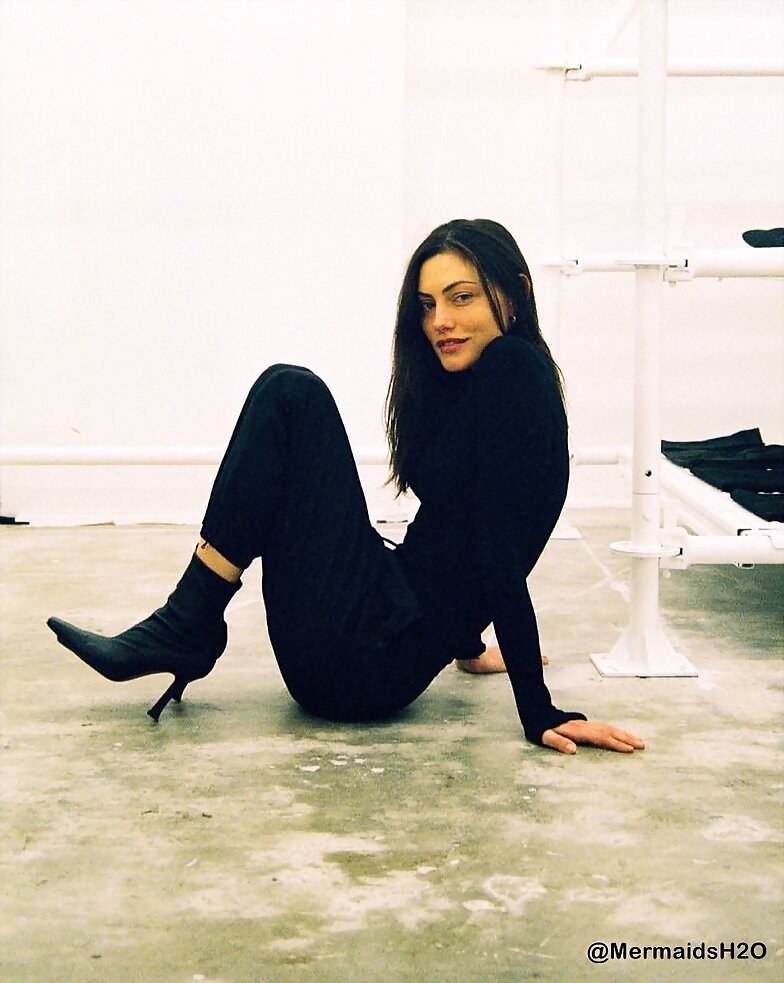 Phoebe Tonkin en wardrobe.nyc (ropa) | Feb 2019