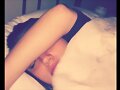 Phoebe Tonkin durmiendo