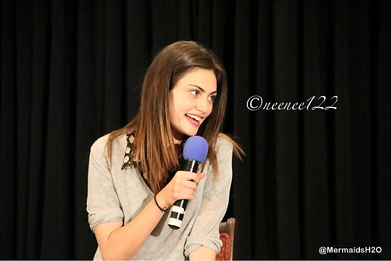 Phoebe Tonkin TVD Dallas convention, Aug 2014
