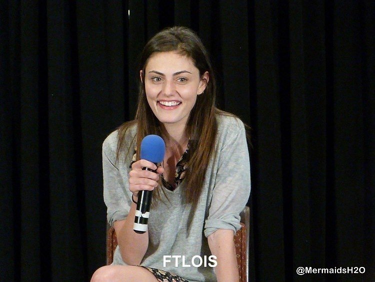 Phoebe Tonkin TVD Dallas convention, Aug 2014