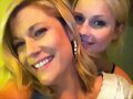 Claire y una amiga