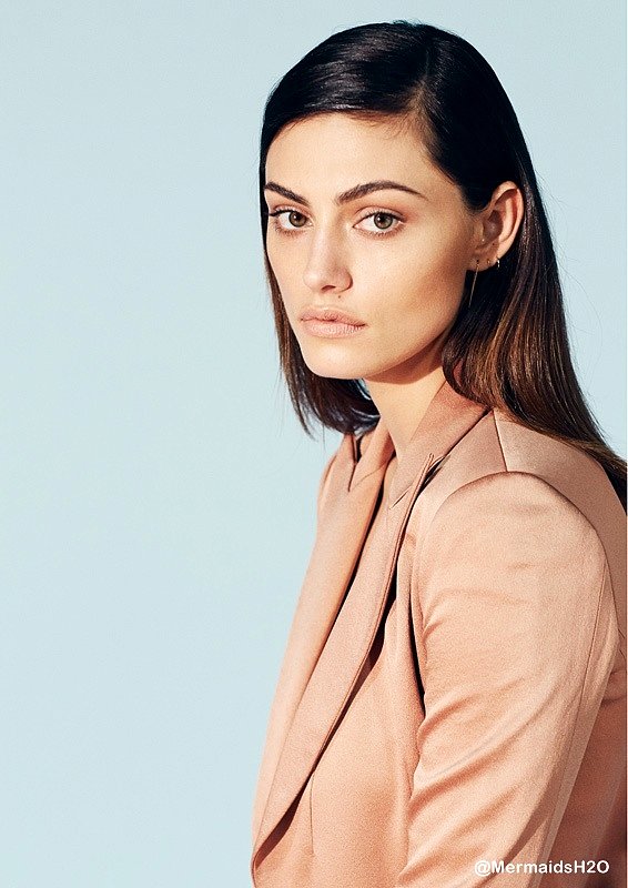 Phoebe Tonkin photoshoot Who What Wear 2014