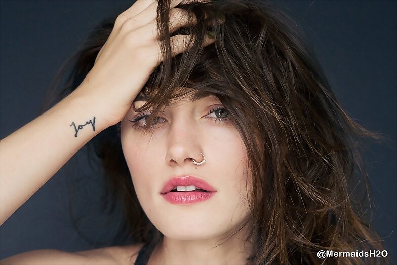 Phoebe Tonkin photoshoot Into The Gloss 2014