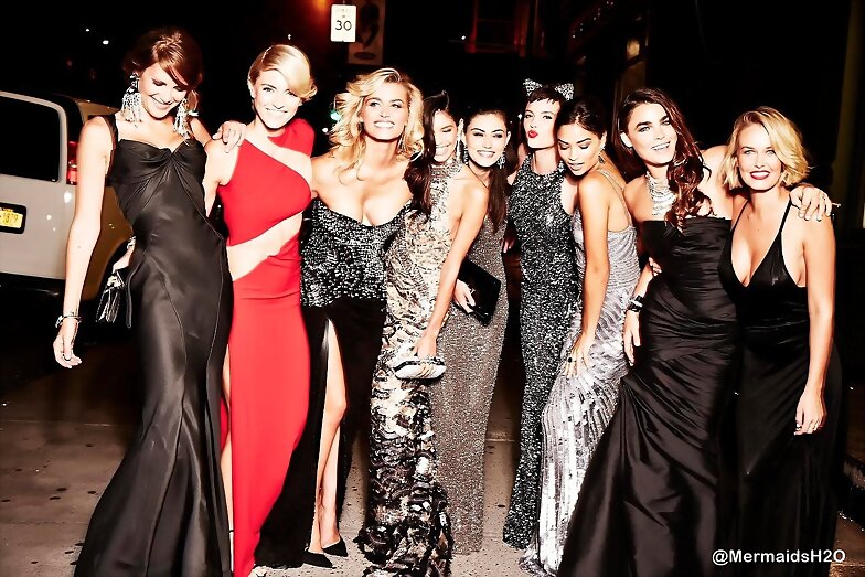 Phoebe Tonkin - Dining in the Spotlight, Sept 2014