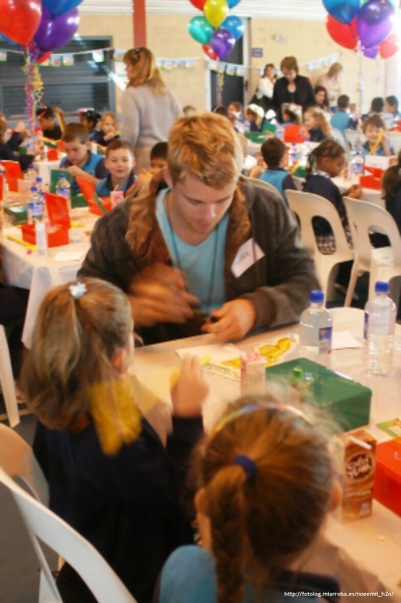 Luke Mitchell; Summer Bay