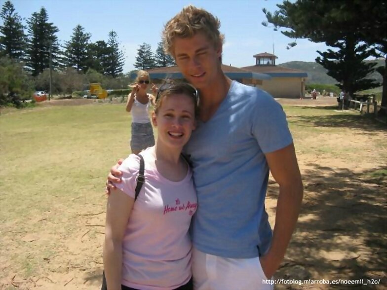 Luke Mitchell con una fan