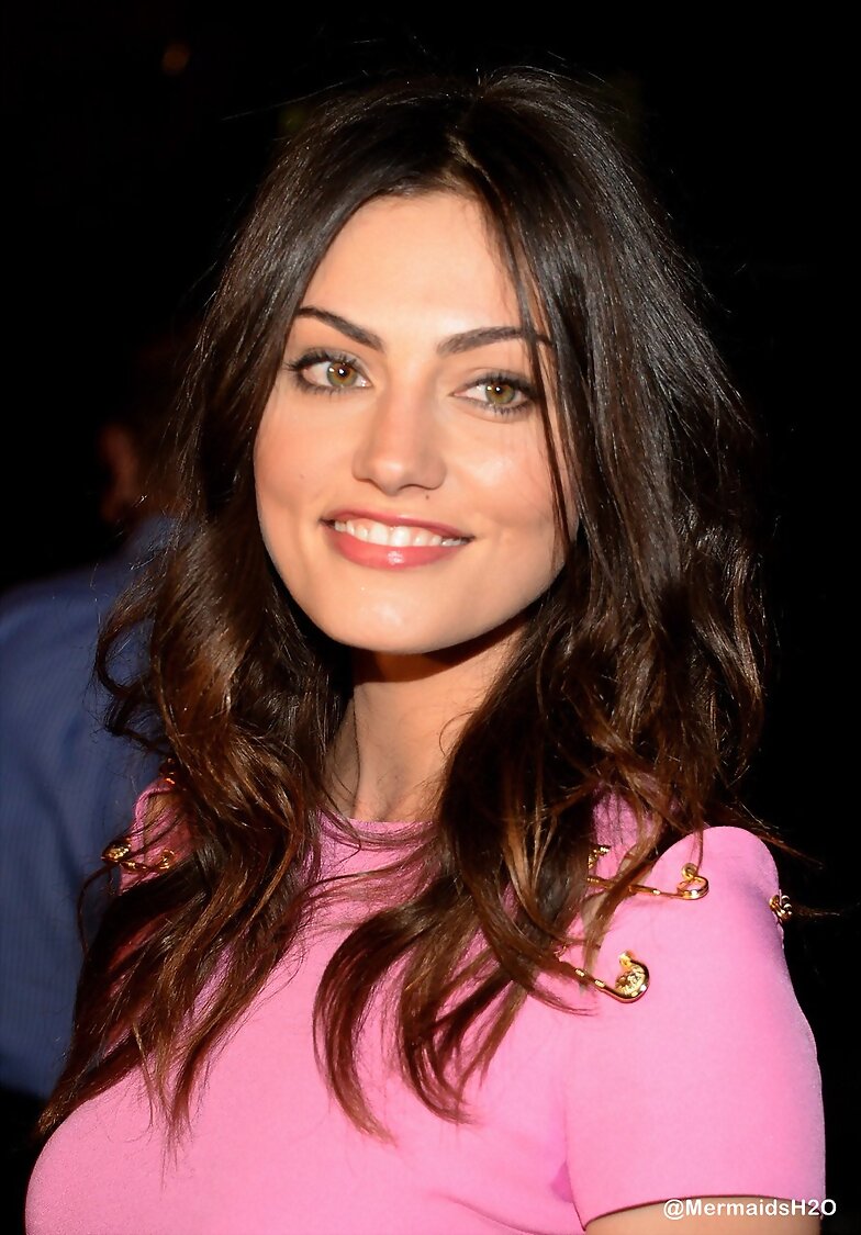 Phoebe Tonkin - Versase Mercedes-Benz Fashion 2014
