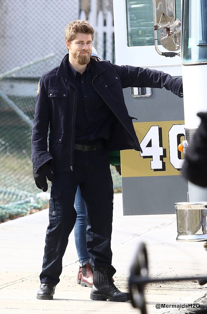 Luke Mitchell en el set de Blindspot 29-03-2017