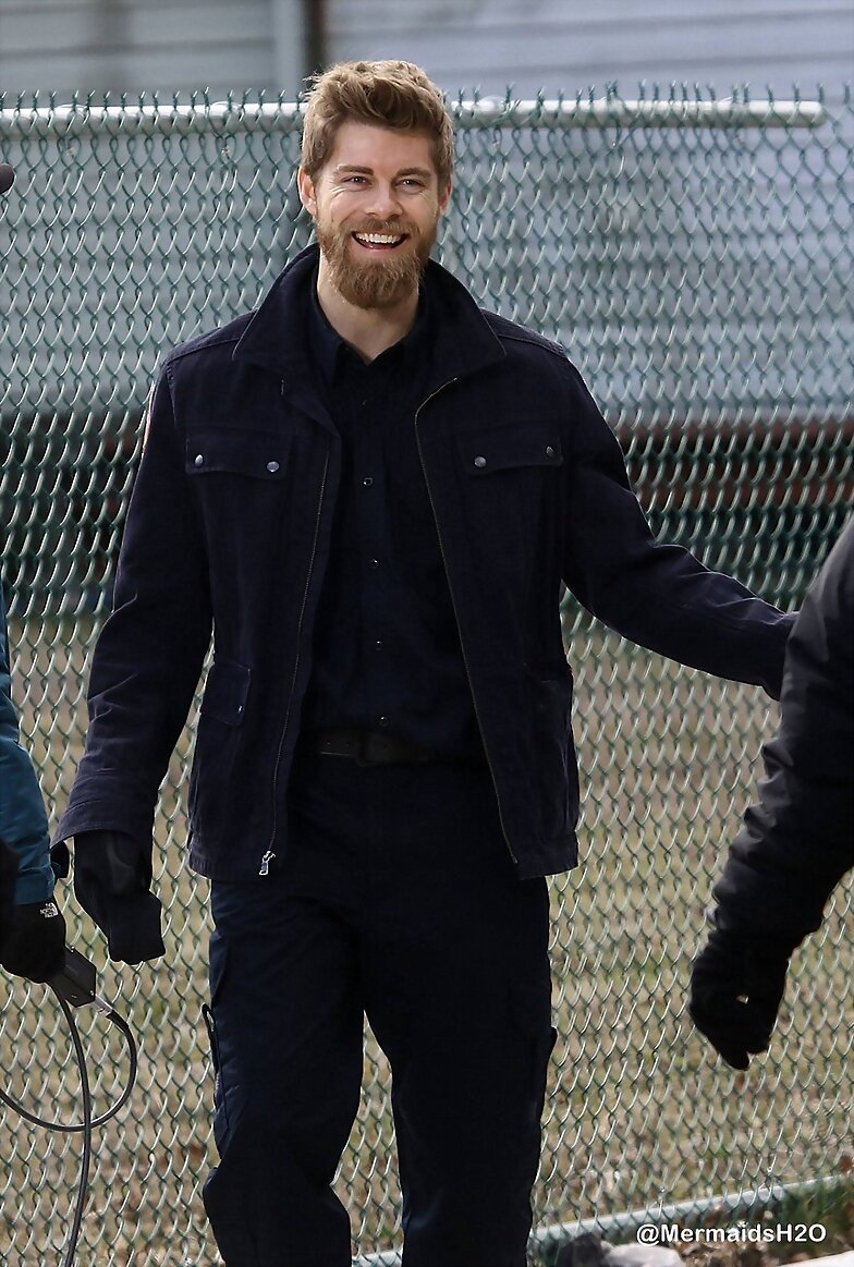 Luke Mitchell en el set de Blindspot 29-03-2017