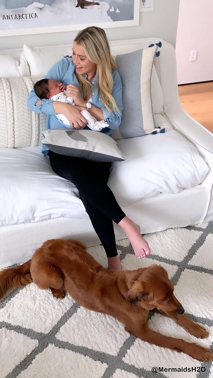 Claire Holt con su hijo James Holt Joblon