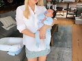 Claire Holt con su hijo James Holt Joblon