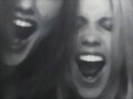 Phoebe y Claire pasandoselo bien