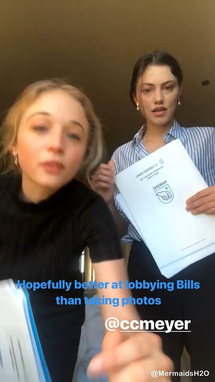 Phoebe Tonkin - California Capitol Sacramento 2019