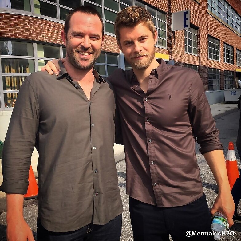 Luke Mitchell en el set de Blindspot S3