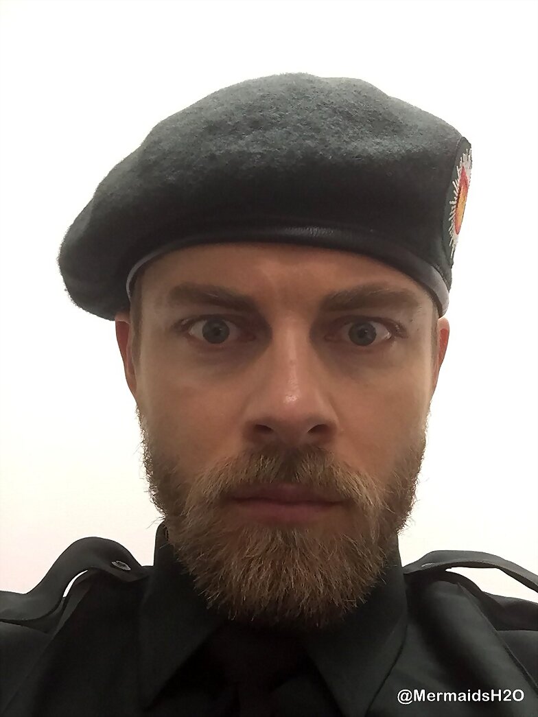 Luke Mitchell en el set de Blindspot S3
