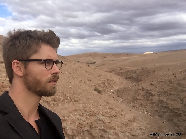 Luke Mitchell en el set de Blindspot S3