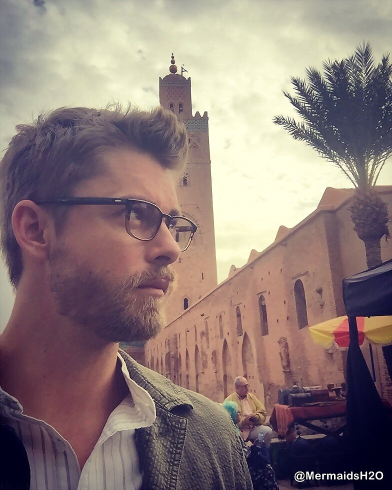 Luke Mitchell en el set de Blindspot S3
