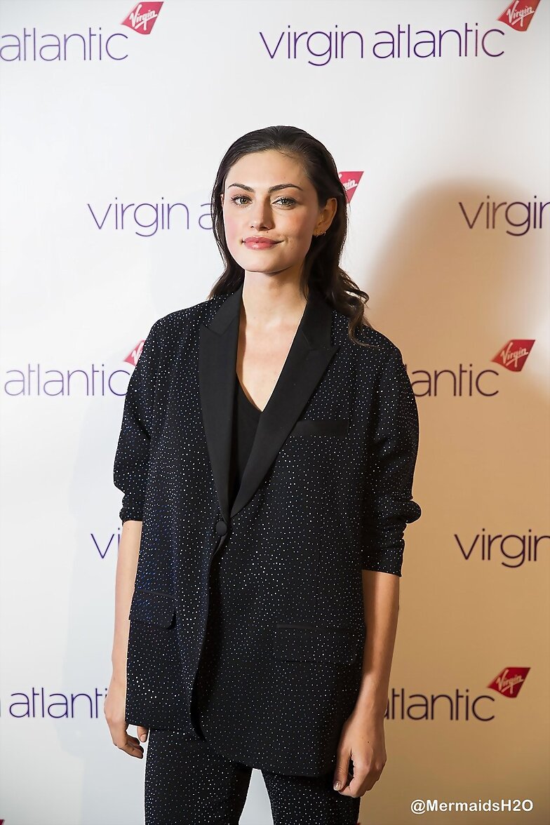 Phoebe Tonkin - Virgin Atlantic Atlanta 787 L 2014