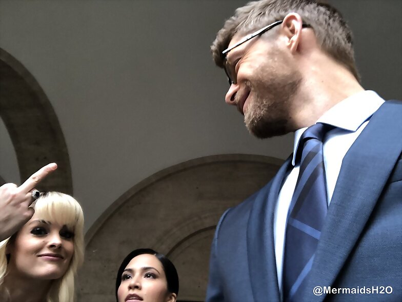 Luke Mitchell en el set de Blindspot S3