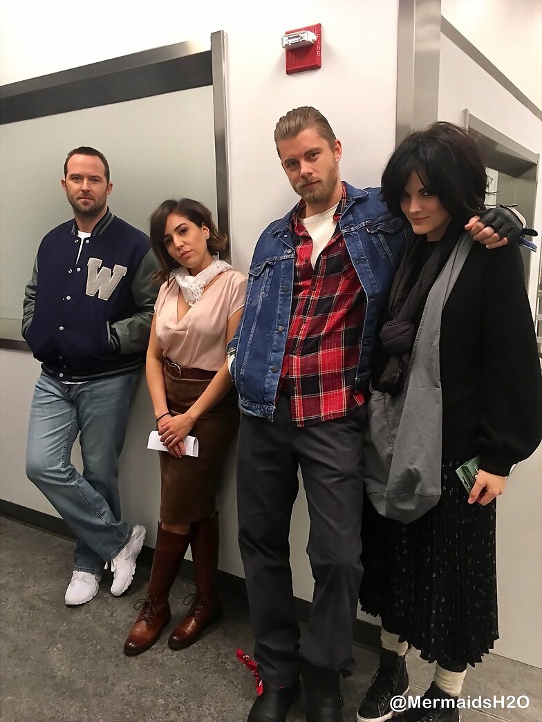 Luke Mitchell en el set de Blindspot S3